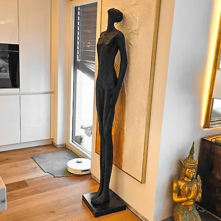 Luxurious Large With Pool, Garden, Koi Pond Only 12 Min To Octoberfest Διαμέρισμα Μόναχο