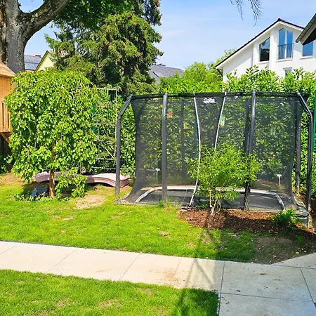 Διαμέρισμα Luxurious Large With Pool, Garden, Koi Pond Only 12 Min To Octoberfest