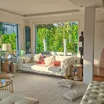Apartment Luxurious Large With Pool, Garden, Koi Pond Only 12 Min To Octoberfest Munich