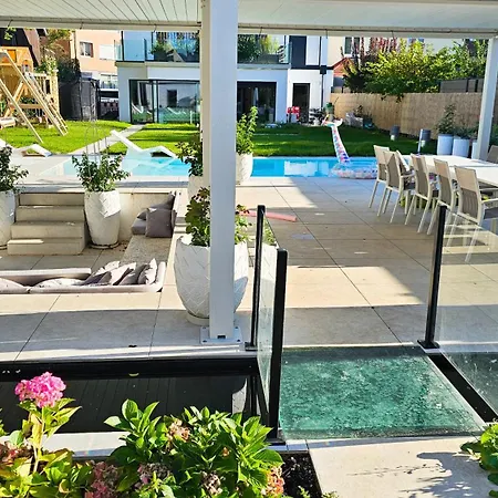 Appartamento Luxurious Large With Pool, Garden, Koi Pond Only 12 Min To Octoberfest *