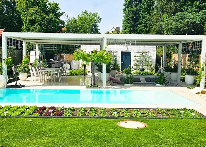 アパート Luxurious Large With Pool, Garden, Koi Pond Only 12 Min To Octoberfest *