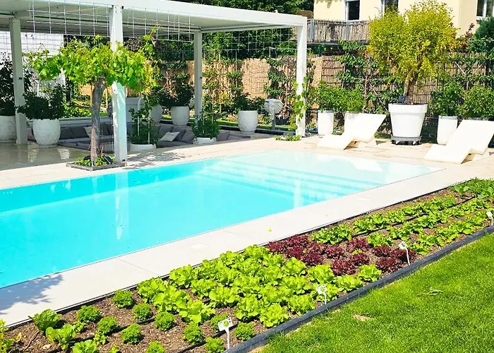 Luxurious Large With Pool, Garden, Koi Pond Only 12 Min To Octoberfest * München