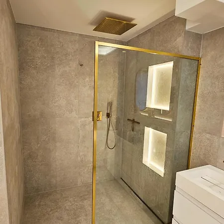 Luxurious Large With Pool, Garden, Koi Pond Only 12 Min To Octoberfest Apartamento Munique