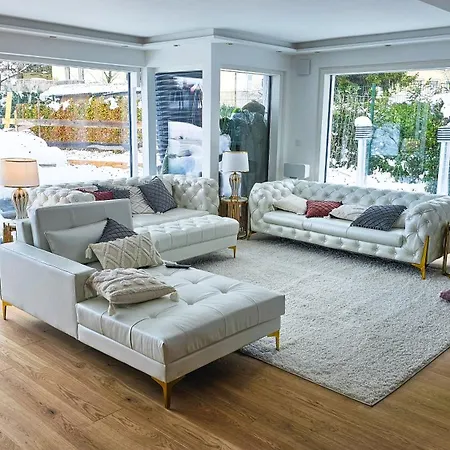 Luxurious Large With Pool, Garden, Koi Pond Only 12 Min To Octoberfest