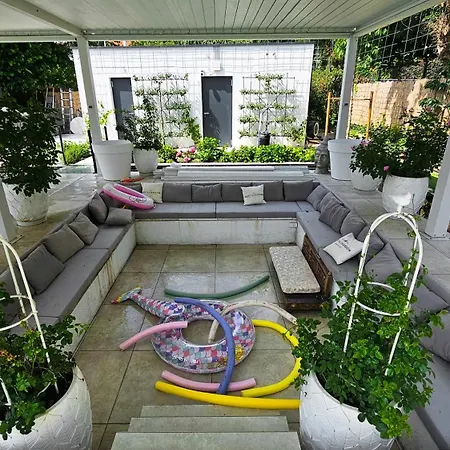 Luxurious Large With Pool, Garden, Koi Pond Only 12 Min To Octoberfest Munique