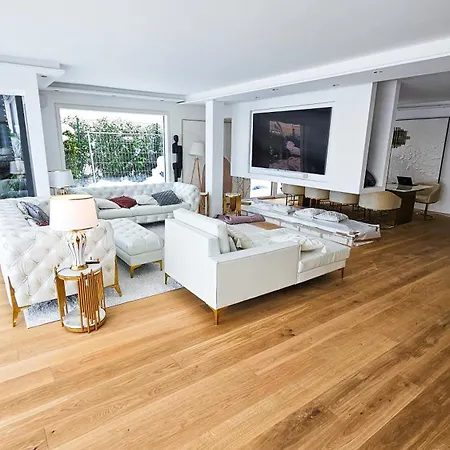 Luxurious Large With Pool, Garden, Koi Pond Only 12 Min To Octoberfest