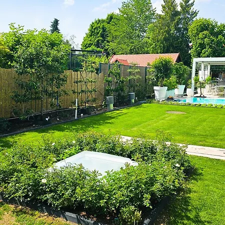 Luxurious Large With Pool, Garden, Koi Pond Only 12 Min To Octoberfest Apartamento