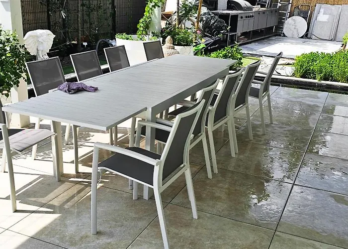 Luxurious Large With Pool, Garden, Koi Pond Only 12 Min To Octoberfest