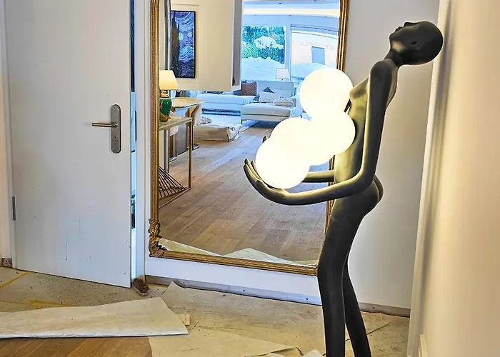Luxurious Large With Pool, Garden, Koi Pond Only 12 Min To Octoberfest Apartment *