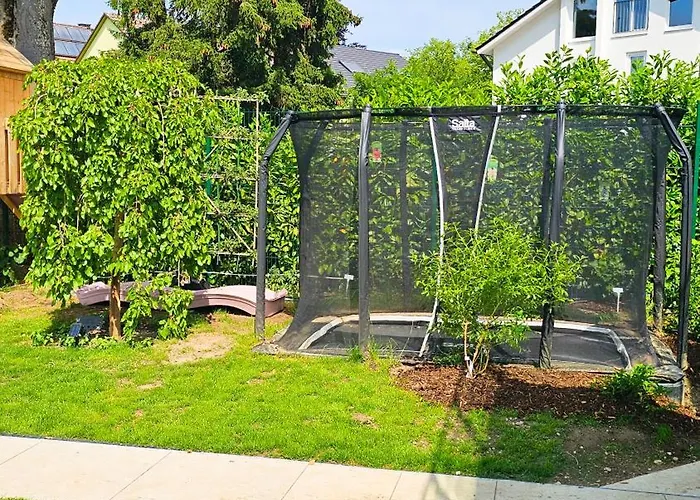 Apartment Luxurious Large With Pool, Garden, Koi Pond Only 12 Min To Octoberfest