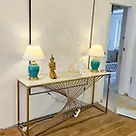 Luxurious Large With Pool, Garden, Koi Pond Only 12 Min To Octoberfest
