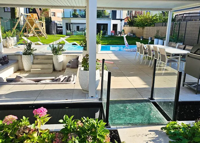 Διαμέρισμα Luxurious Large With Pool, Garden, Koi Pond Only 12 Min To Octoberfest *